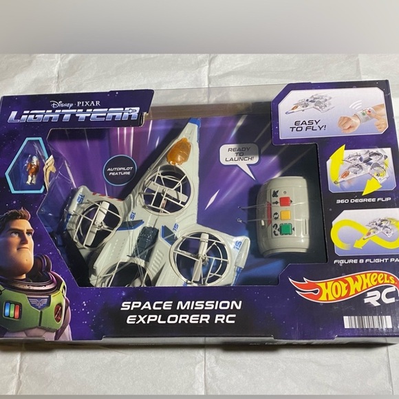 Buzz Lightyear remote control spaceship - Picture 1 of 8